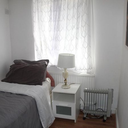 Grey Double Bedroom Londýn Exteriér fotografie